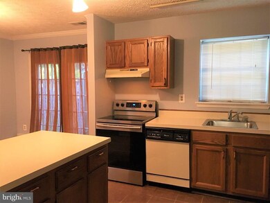 3122 Brinkley Station Dr, Temple Hills, MD 20748 - photo 7