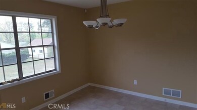 811 Robin Dr SE unit 11, Conyers, GA 30094 - photo 3
