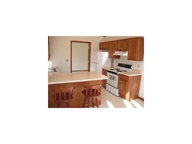 Kitchen. Open and bright kitchen with access to de