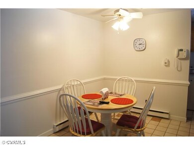 Kitchen - Eat-in Area