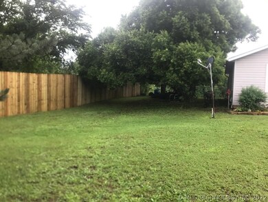 2404 E Eseco Rd, Cushing, OK 74023 - photo 3