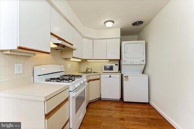 383 Lakeside Rd unit 308, Ardmore, PA 19003 - photo 5