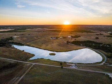 802 Cr 4155 unit Clifton TX 76634, Clifton, TX 76634 - photo 2