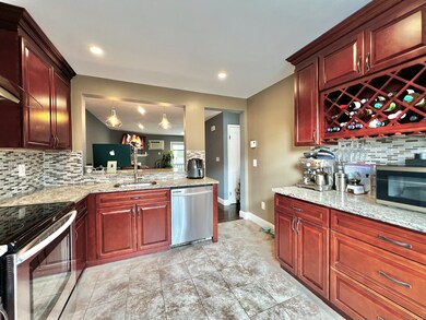 782 Oronoke Rd unit 27, Waterbury, CT 06708 - photo 6