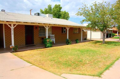 CUTE CURB APPEAL