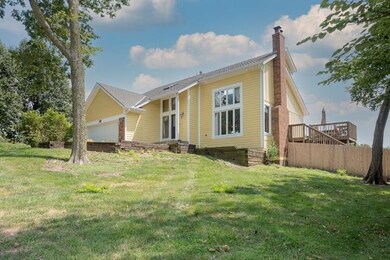 Large corner lot steps from community pool and par