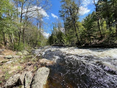Long Warner River frontage