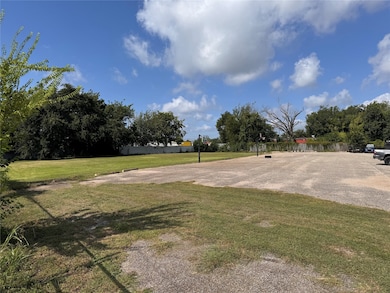 7151 Lawndale St, Houston, TX 77023 - photo 2