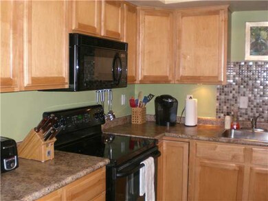 Great looking updated kitchen !