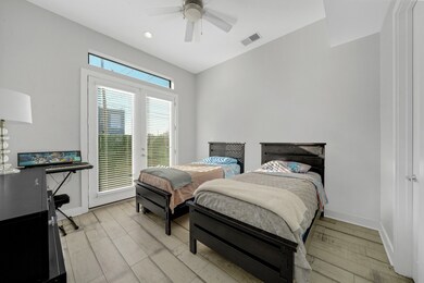 1814 Thompson St, Houston, TX 77007 - photo 3