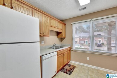 5123 Falling Creek Ln, Birmingham, AL 35235 - photo 5