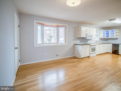 13032 Ingleside Dr, Beltsville, MD 20705 - photo 7
