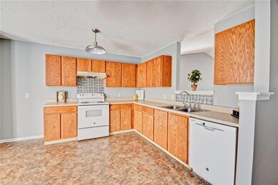 2103 Bridlewood Dr, Franklin, IN 46131 - photo 6