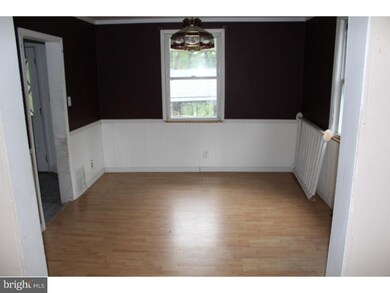 137 Dahlia Ave, Williamstown, NJ 08094 - photo 4