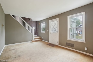 327 Manning Ave, North Plainfield, NJ 07060 - photo 4