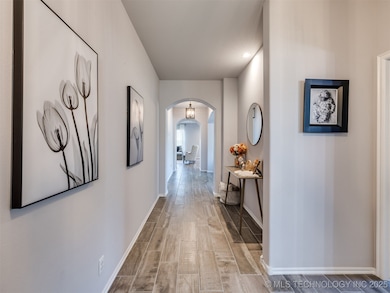 2010 W Fredericksburg Ct, Broken Arrow, OK 74011 - photo 5