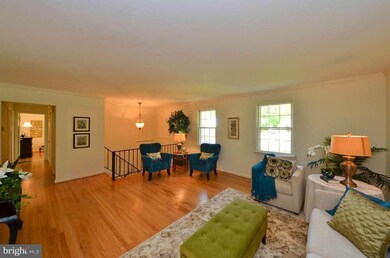 8925 Braeburn Dr, Annandale, VA 22003 - photo 5