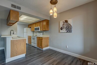 572 Nichols Blvd, Sparks, NV 89431 - photo 2