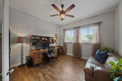 25102 Dovetail Cove Ct, Tomball, TX 77375 - photo 6