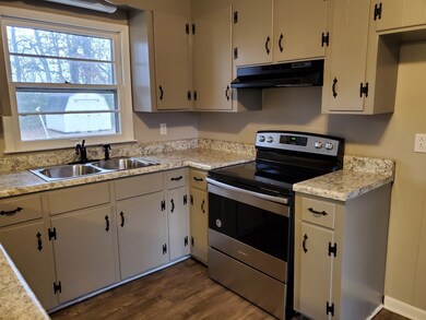 1311 Birch St, Shelbyville, TN 37160 - photo 3