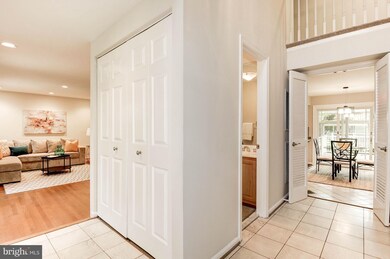 12409 Goldfinch Ct, Potomac, MD 20854 - photo 4