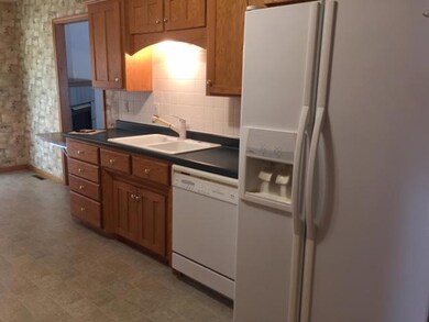 626 W Pearl St, Bolivar, MO 65613 - photo 2