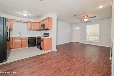 2305 Ridgecrest Dr, Knoxville, TN 37918 - photo 4