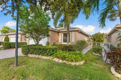 003-8581MangroveCay-WestPalmBeach-FL-sma