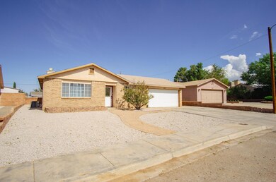 601 Venus Ave, Alamogordo, NM 88310 - photo 3