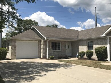 225 W Spring St, Bluffton, IN 46714 - photo 2