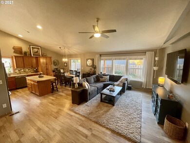 1423 SE 8th Ave, Canby, OR 97013 - photo 5