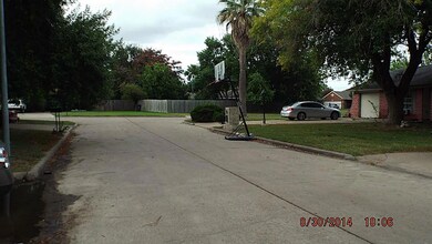 8215 Avert Ct, Houston, TX 77088 - photo 2