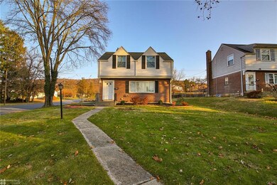 824 Evergreen St, Emmaus, PA 18049 - photo 5