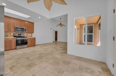 10-web-or-mls-1885 E Kirkland Ln-10