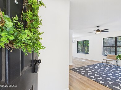 CAM03843G0-PR0124-STILL017