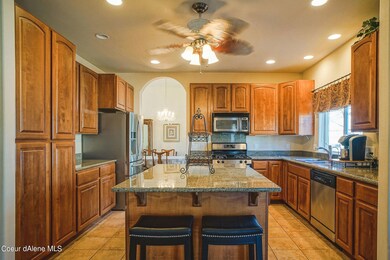 Luke,8364NRaspberryLn-06