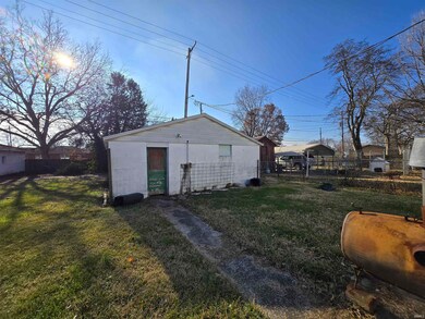 326 W 8th St, Mount Vernon, IN 47620 - photo 6