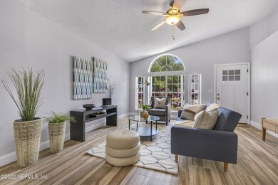 632 Main St -04