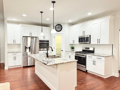 677 N Fox Hill Cir, Nixa, MO 65714 - photo 3