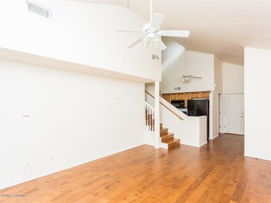 005_Living Room