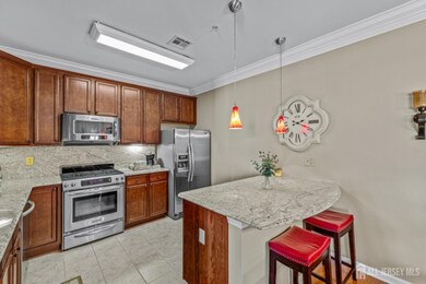 317 Regency Place unit 317, Woodbridge, NJ 07095 - photo 3