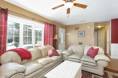 15 Lone Oak Rd Middletown NJ-large-005-2