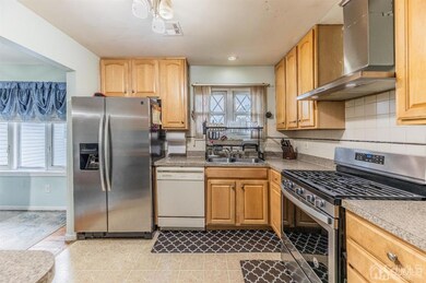 109 Frederick St, Carteret, NJ 07008 - photo 7