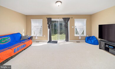 404 Hupps Hill Ct, Strasburg, VA 22657 - photo 5