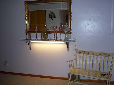 Entry/Foyer.