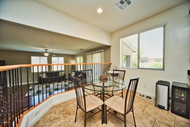 Eat-in-Kitchen