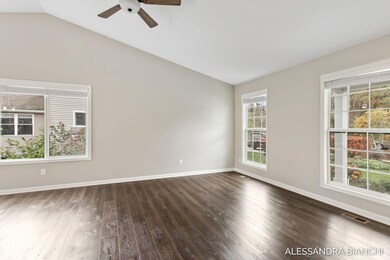 19-web-or-mls-5496 Highbury Dr SE Ada-19