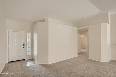 5-446264421-05 Foyer