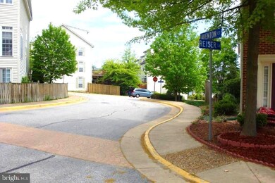 9123 Aventon Ct, Lorton, VA 22079 - photo 4