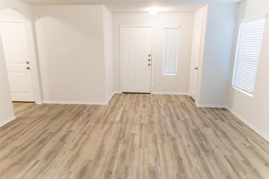 1406 Cardinal Dr, Ennis, TX 75119 - photo 3